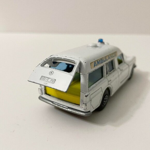 Matchbox Speed Kings Lesney Mercedes Benz Binz Ambulance K63 Diecast - Picture 11 of 16